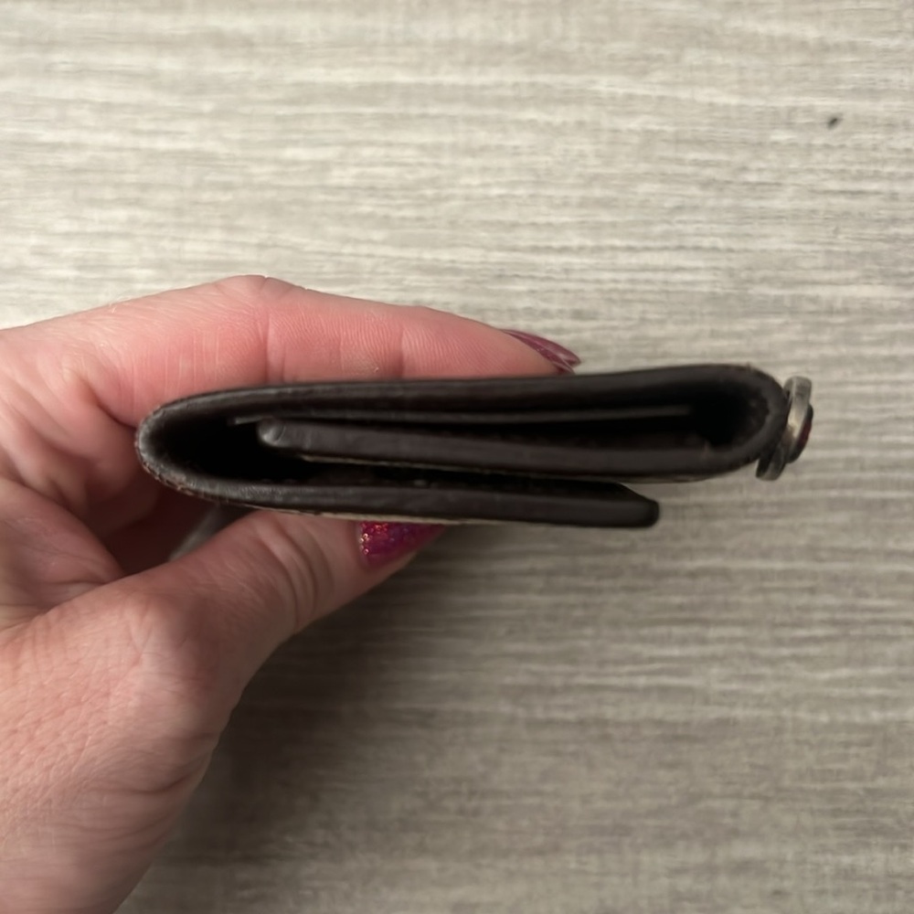 Authentic Gucci Monogram Key Case Euc - image 5